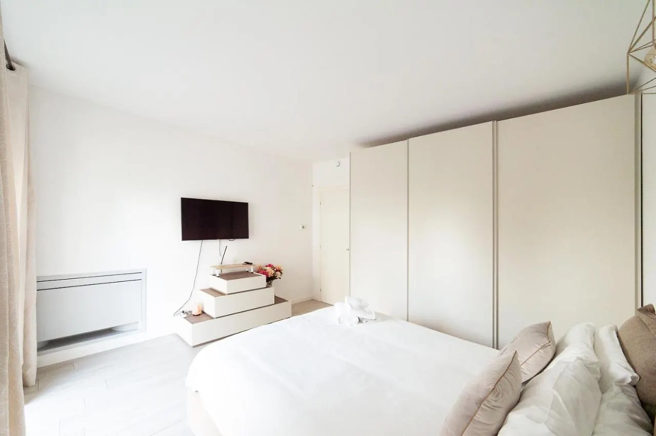 Hbhall Milano Green Apartment 9 0*, Milan